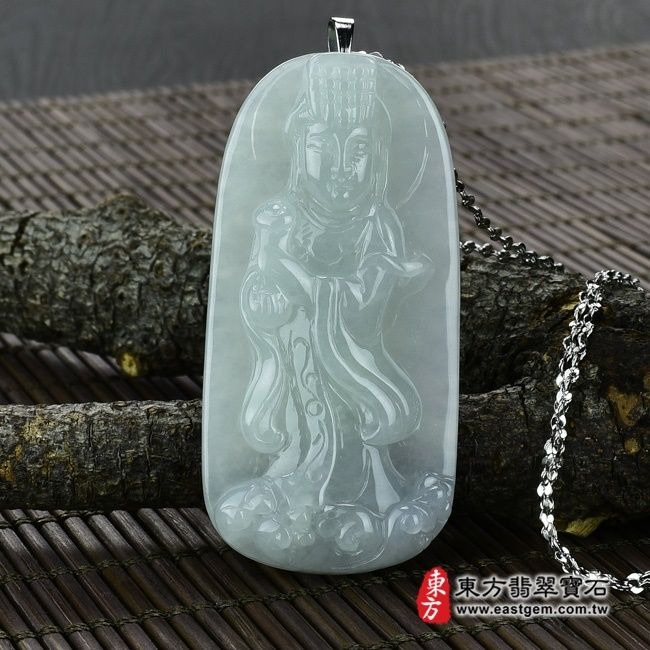 天上聖母/媽祖  正面照片 翡翠媽祖項鍊玉珮（天上聖母：媽祖牌A貨翡翠媽祖玉珮、緬甸玉媽祖玉墜）。綠色細豆種媽祖，MD018。客製化訂做各種翡翠媽祖吊墜玉珮項鍊。★附A貨翡翠雙證書