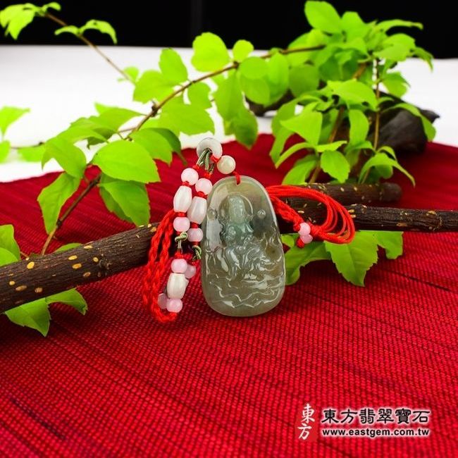 普賢菩薩  情境照片 翡翠普賢菩薩項鍊玉珮（遍吉菩薩：普賢菩薩牌A貨翡翠普賢菩薩玉珮、緬甸玉普賢菩薩玉墜）。細糯種飄花帶底色，微冰種普賢菩薩， BS010。客製化訂做各種翡翠普賢菩薩吊墜玉珮項鍊。★附A貨翡翠雙證書