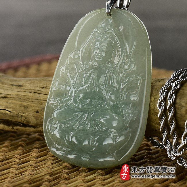 千手觀音項鍊玉珮右側照片 翡翠千手觀音項鍊玉珮(千手觀音:千手觀音牌A貨翡翠千手觀音玉珮、緬甸玉千手觀音玉墜)。淡綠色糯種千手觀音,LH054。客製化訂做各種翡翠千手觀音吊墜玉珮項鍊。★附A貨翡翠雙證書.jpg 千手觀音項鍊玉珮右側照片 翡翠千手觀音項鍊玉珮(千手觀音:千手觀音牌A貨翡翠千手觀音玉珮、緬甸玉千手觀音玉墜)。淡綠色糯種千手觀音,LH054。客製化訂做各種翡翠千手觀音吊墜玉珮項鍊。★附A貨翡翠雙證書.jpg