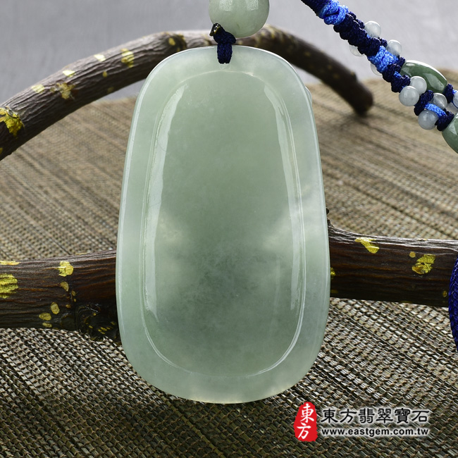 生肖龍項鍊玉珮背面照片  翡翠龍項鍊玉珮(招財飛騰游龍:龍牌A貨翡翠龍玉珮、緬甸玉龍玉墜、龍十二生肖項鍊)。淡綠色糯種油青龍,DR328。客製化訂做各種翡翠龍吊墜玉珮項鍊。★附A貨翡翠雙證書 生肖龍項鍊玉珮背面照片  翡翠龍項鍊玉珮(招財飛騰游龍:龍牌A貨翡翠龍玉珮、緬甸玉龍玉墜、龍十二生肖項鍊)。淡綠色糯種油青龍,DR328。客製化訂做各種翡翠龍吊墜玉珮項鍊。★附A貨翡翠雙證書