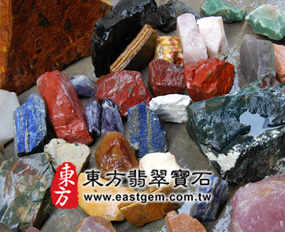 各種美麗又珍貴的寶石和半寶石的圓礦照片(Any kinds of Gemstone)