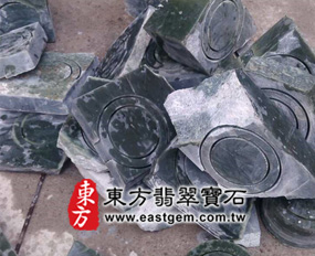 閃玉━和闐碧玉 (Nephrite)  