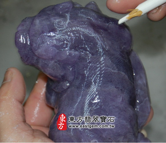 將獅子的背部細節、鬃毛、尾巴、繪圖畫稿，這樣才能針對細節，去做雕刻2