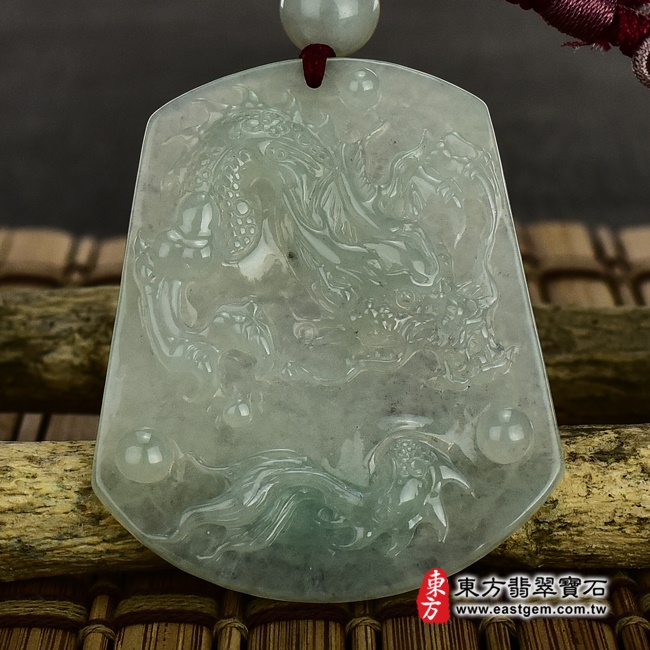 （已出售勿下標，可訂做）翡翠龍項鍊玉珮（畫龍點睛、招財富貴龍：龍牌A貨翡翠龍玉珮、緬甸玉龍玉墜、龍十二生肖項鍊）。綠色糯種龍，DR191。客製化訂做各種翡翠龍吊墜玉珮項鍊。★附A貨翡翠雙證書翡翠手鐲、翡翠玉鐲商品
