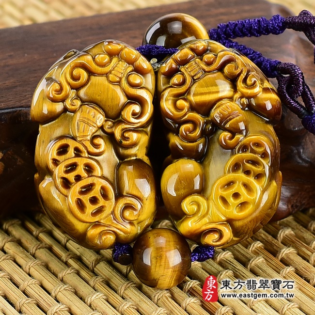 （已出售勿下標，可訂做）黃虎眼石貔貅項鍊玉珮（招財貔貅：貔貅牌黃虎眼石貔貅玉珮、黃虎眼石貔貅玉墜）。黃虎眼石貔貅，PF229。客製化訂做各種黃虎眼石貔貅吊墜玉珮項鍊。★東方翡翠寶石保證卡翡翠手鐲、翡翠玉鐲商品