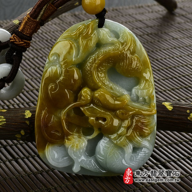 翡翠龍項鍊玉珮（祥龍獻瑞：龍牌A貨翡翠龍玉珮、緬甸玉龍玉墜、龍十二生肖項鍊）。黃翡種龍，DR183。客製化訂做各種翡翠龍吊墜玉珮項鍊。★附A貨翡翠雙證書-商品圖