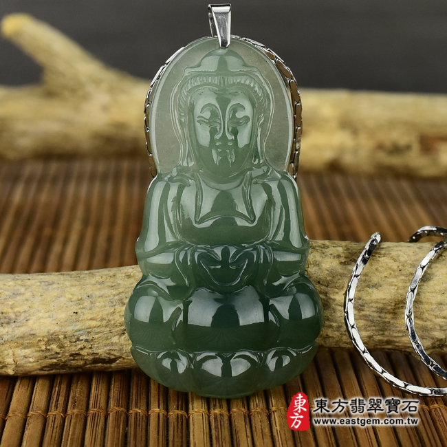 （已出售勿下標，可訂做）翡翠觀世音菩薩項鍊玉珮（觀世音菩薩：觀世音菩薩牌A貨翡翠觀世音菩薩玉珮、緬甸玉觀世音菩薩玉墜）。綠色糯冰種油青觀世音菩薩，GY453。客製化訂做各種翡翠觀世音菩薩吊墜玉珮項鍊。★附A貨翡翠雙證書翡翠手鐲、翡翠玉鐲商品