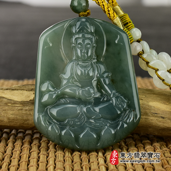 （已出售勿下標，可訂做）翡翠觀世音菩薩項鍊玉珮（持蓮觀音：觀世音菩薩牌A貨翡翠觀世音菩薩玉珮、緬甸玉觀世音菩薩玉墜）。綠色糯種油青觀世音菩薩，GY460。客製化訂做各種翡翠觀世音菩薩吊墜玉珮項鍊。★附A貨翡翠雙證書翡翠手鐲、翡翠玉鐲商品