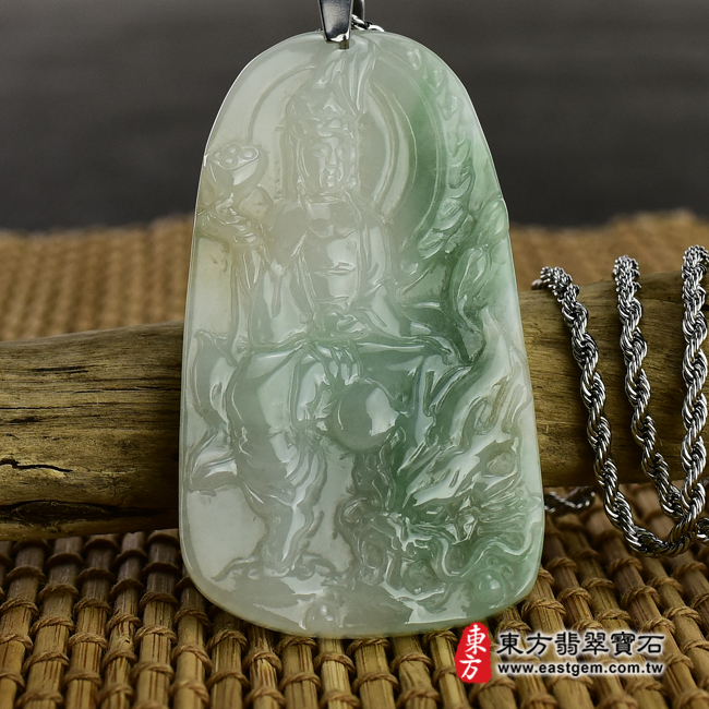 （已出售勿下標，可訂做）翡翠觀世音菩薩項鍊玉珮（乘龍觀音：觀世音菩薩牌A貨翡翠觀世音菩薩玉珮、緬甸玉觀世音菩薩玉墜）。白綠色糯種走綠觀世音菩薩，GY466。客製化訂做各種翡翠觀世音菩薩吊墜玉珮項鍊。★附A貨翡翠雙證書翡翠手鐲、翡翠玉鐲商品