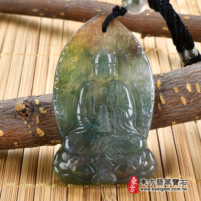 最新玉石神明玉珮商品-水草玉藥師佛項鍊玉珮（藥師如來：藥師佛牌水草玉藥師佛玉珮、水草玉藥師佛玉墜）。綠色水草玉藥師佛，FD544。客製化訂做各種水草玉藥師佛吊墜玉珮項鍊。★附東方翡翠寶石保證卡