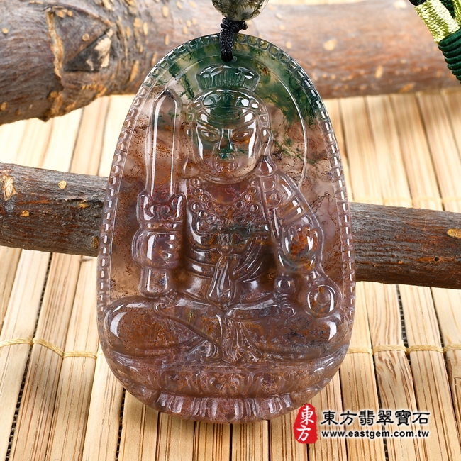 水草玉不動明王項鍊玉珮（不動明王：不動明王牌水草玉不動明王玉珮、水草玉不動明王玉墜）。紫色帶綠色水草玉不動明王，FD563。客製化訂做各種水草玉不動明王吊墜玉珮項鍊。★附東方翡翠寶石保證卡商品圖