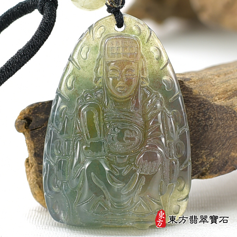 最新玉石神明玉珮商品-水草玉媽祖項鍊玉珮（天上聖母：媽祖牌水草玉媽祖玉珮、水草玉媽祖玉墜）。紅帶綠水草玉媽祖，MD235。客製化訂做各種水草玉媽祖吊墜玉珮項鍊。★附東方翡翠寶石保證卡