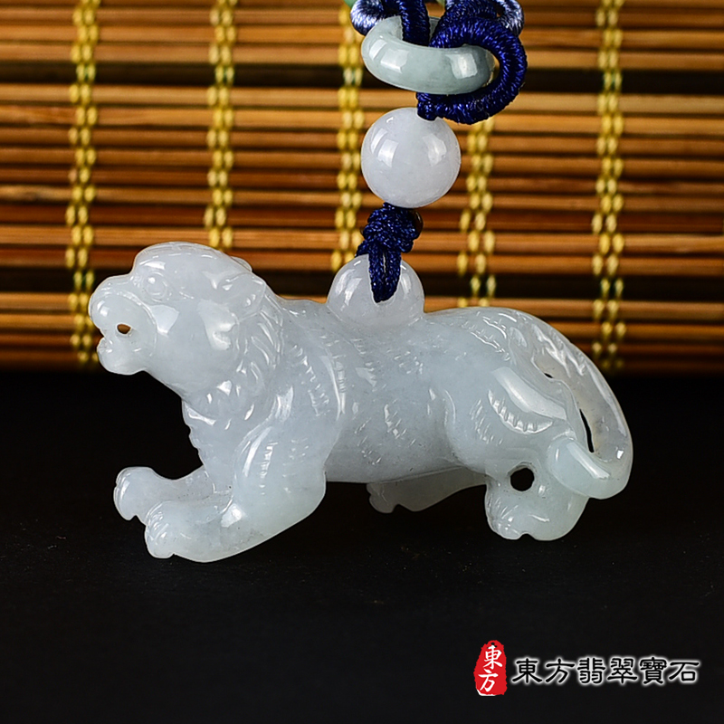 （已出售勿下標，可訂做）翡翠虎項鍊玉珮（虎虎生風：虎牌A貨翡翠虎玉珮、緬甸玉虎玉墜、虎十二生肖項鍊）。綠色糯種虎，TR123。客製化訂做各種翡翠虎吊墜玉珮項鍊。★附A貨翡翠雙證書翡翠手鐲、翡翠玉鐲商品