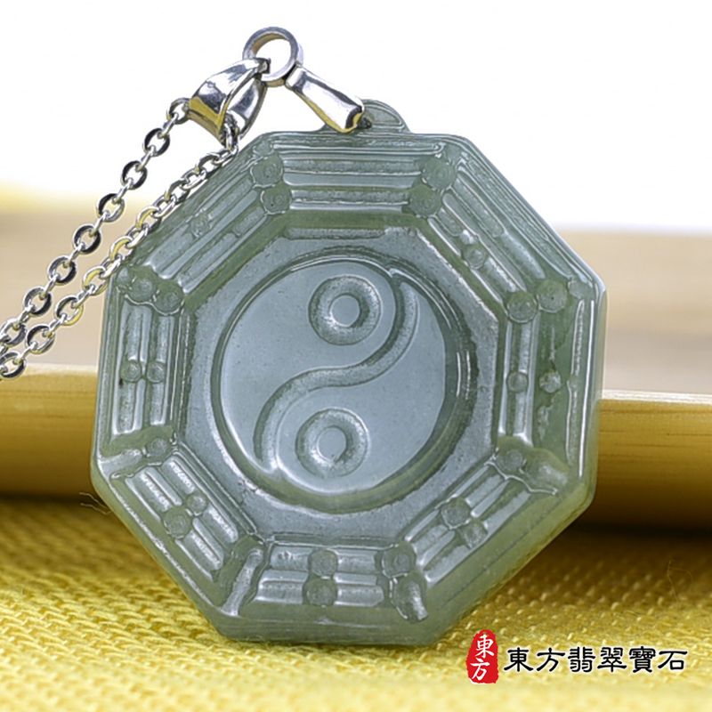 （已出售勿下標，可訂做）翡翠八卦項鍊玉珮（精工八卦太極，先天八卦：八卦牌A貨翡翠八卦玉珮、緬甸玉八卦玉墜）。綠色糯種八卦，ED322。客製化訂做各種翡翠八卦吊墜玉珮項鍊。★附A貨翡翠雙證書翡翠手鐲、翡翠玉鐲商品
