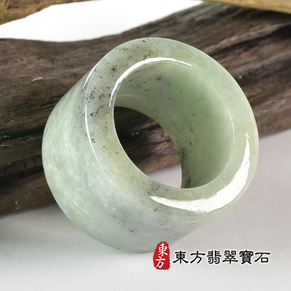 翡翠戒指，玉戒，尾戒商品NT元，介紹，商品介紹實圖