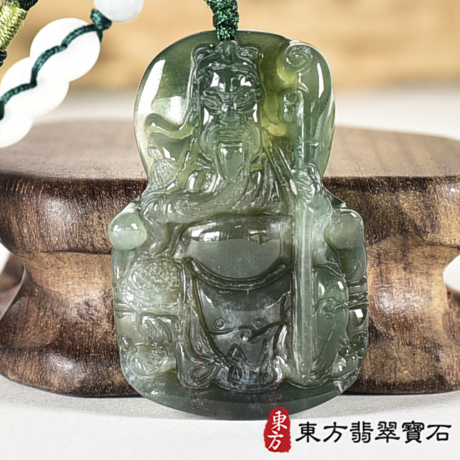 最新玉石神明玉珮商品-水草玉文關公項鍊玉珮（關聖帝君：文關公牌水草玉文關公玉珮、水草玉文關公玉墜）水草玉文關公，KG782客製化訂做各種水草玉文關公吊墜玉珮項鍊。★附東方翡翠寶石保證卡
