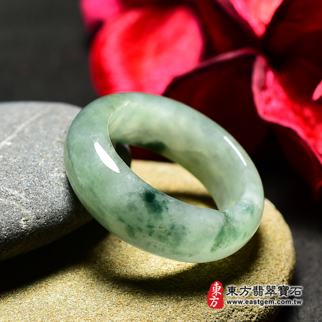 翡翠戒指，玉戒，尾戒商品NT元，介紹，商品介紹實圖