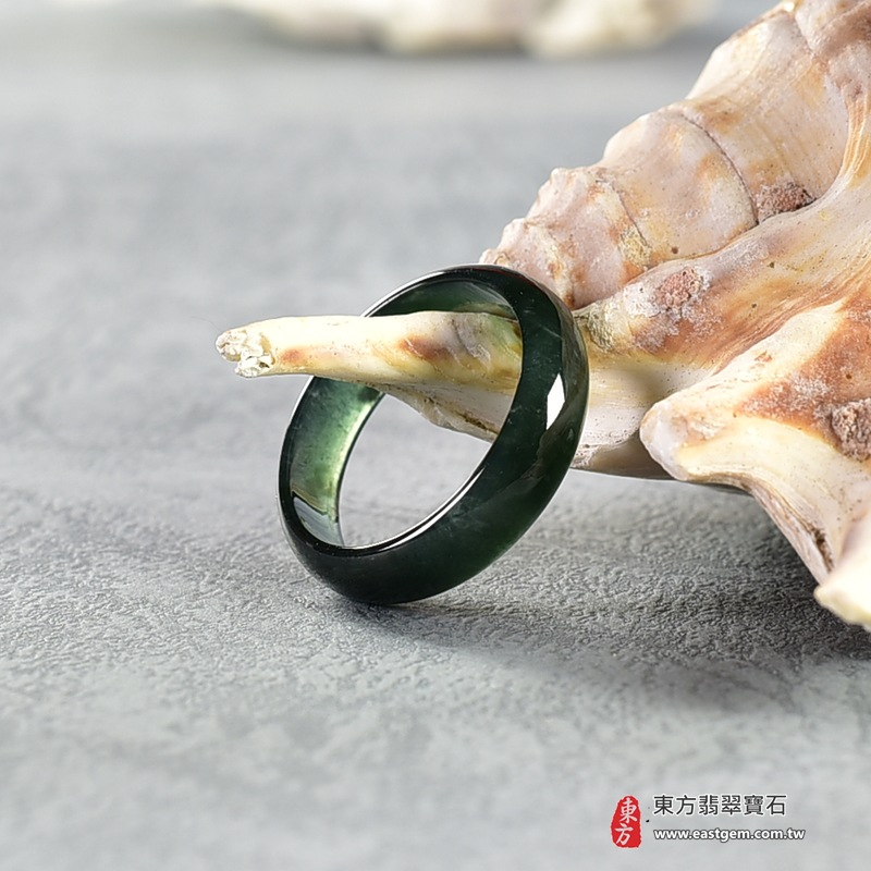 翡翠戒指，玉戒，尾戒商品NT元，介紹，商品介紹實圖