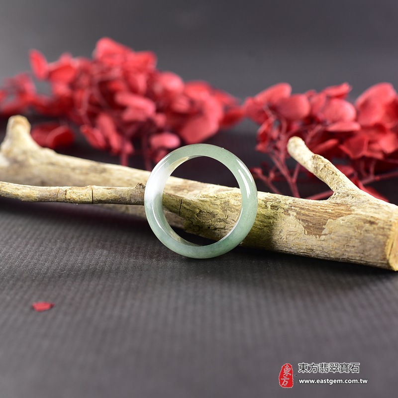 翡翠戒指，玉戒，尾戒商品NT元，介紹，商品介紹實圖