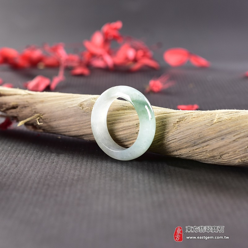 翡翠戒指，玉戒，尾戒商品NT元，介紹，商品介紹實圖