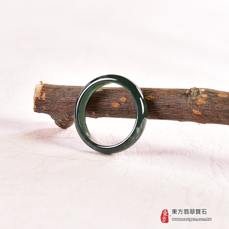 翡翠戒指，玉戒，尾戒商品NT元，介紹，商品介紹實圖