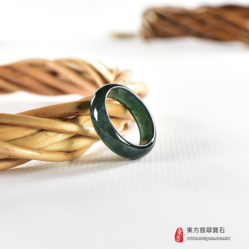 編號：RNG1090翡翠戒指，玉戒，尾戒商品實照
