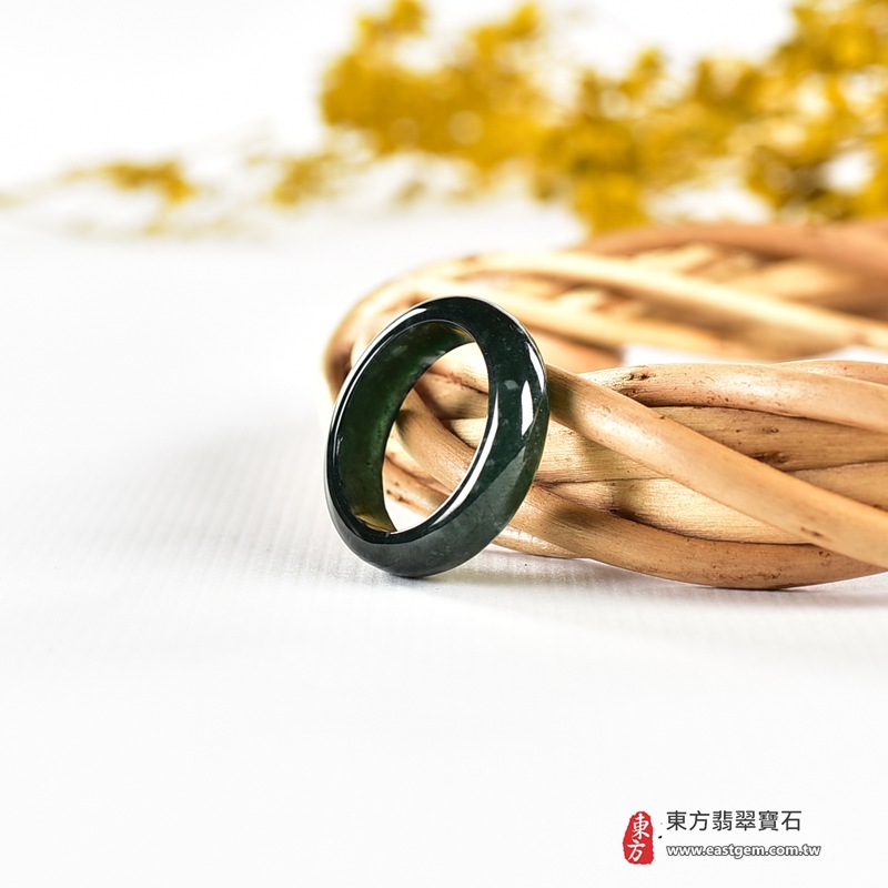編號：RNG1093翡翠戒指，玉戒，尾戒商品實照