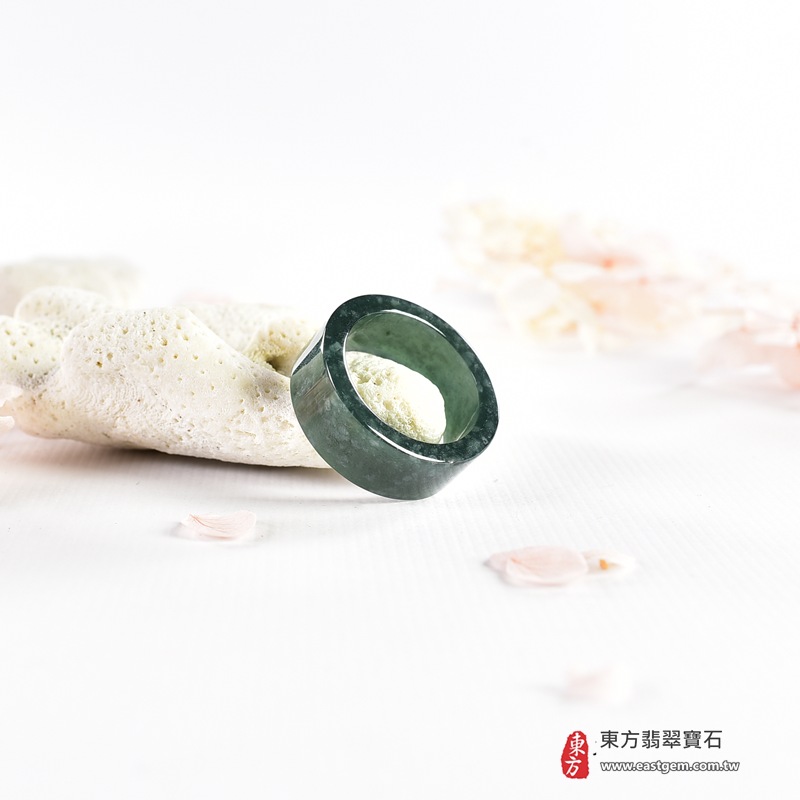 編號：RNG1143翡翠戒指，玉戒，尾戒商品實照