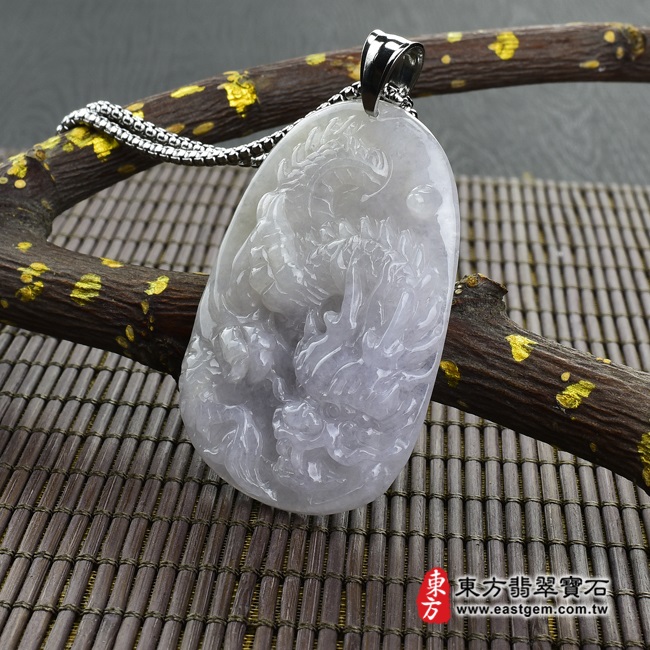 飛龍在天 右側照片 翡翠龍項鍊玉珮(飛龍在天:龍牌A貨翡翠龍玉珮、緬甸玉龍玉墜、龍十二生肖項鍊)。糯種帶紫羅蘭龍,DR134。客製化訂做各種翡翠龍吊墜玉珮項鍊。★附A貨翡翠雙證書 飛龍在天 右側照片 翡翠龍項鍊玉珮(飛龍在天:龍牌A貨翡翠龍玉珮、緬甸玉龍玉墜、龍十二生肖項鍊)。糯種帶紫羅蘭龍,DR134。客製化訂做各種翡翠龍吊墜玉珮項鍊。★附A貨翡翠雙證書