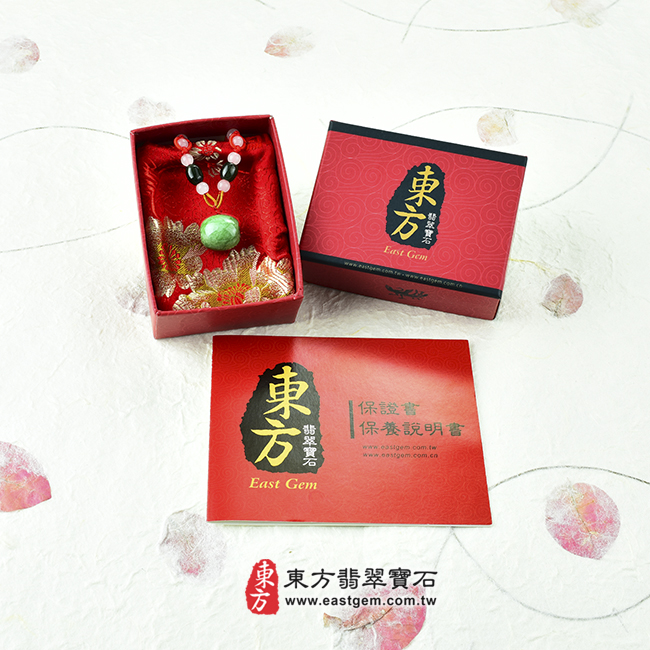 路路通 出貨照片 （已售出勿下標，可訂做）翡翠路路通項鍊玉珮（路路通：路路通牌A貨翡翠路路通玉珮、緬甸玉路路通玉墜）。綠色豆種路路通，PN036。客製化訂做各種翡翠路路通吊墜玉珮項鍊。★附A貨翡翠雙證書