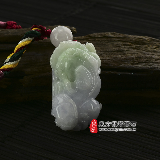 招財貔貅 正面照片 （已出售勿下標，可訂做）翡翠貔貅項鍊玉珮（招財貔貅帶如意與錢幣：貔貅牌A貨翡翠貔貅玉珮、緬甸玉貔貅玉墜）。細糯種帶紫羅蘭貔貅，PF058。客製化訂做各種翡翠貔貅吊墜玉珮項鍊。★附A貨翡翠雙證書