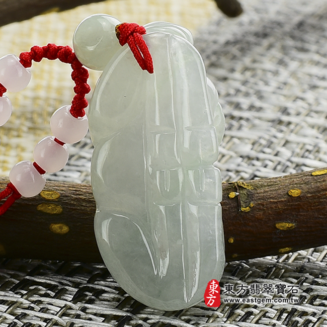 牛運亨通底部照片翡翠牛項鍊玉珮(牛運亨通:牛牌A貨翡翠牛玉珮、緬甸玉牛玉墜、牛十二生肖項鍊)。糯種牛,CO005。客製化訂做各種翡翠牛吊墜玉珮項鍊。★附A貨翡翠雙證書 牛運亨通底部照片翡翠牛項鍊玉珮(牛運亨通:牛牌A貨翡翠牛玉珮、緬甸玉牛玉墜、牛十二生肖項鍊)。糯種牛,CO005。客製化訂做各種翡翠牛吊墜玉珮項鍊。★附A貨翡翠雙證書