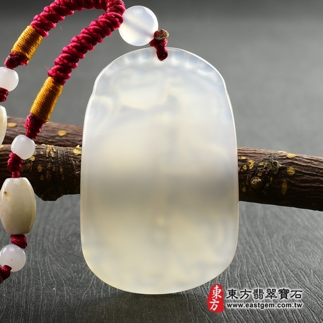 魚  背後照片 瑪瑙魚項鍊玉珮（連年有魚：魚牌瑪瑙魚玉珮、玉髓魚玉墜）。瑪瑙玉髓魚，FI054。客製化訂做各種瑪瑙玉髓魚吊墜玉珮項鍊。★東方翡翠寶石保證卡