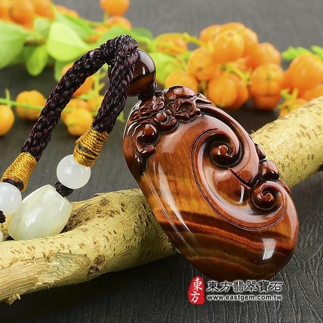 如意  左側照片 虎眼石如意項鍊玉珮（如意帶招財貔貅，招財如意：如意牌虎眼石如意玉珮、紅虎眼石如意玉墜）。天然虎眼石紅虎眼石如意，LU289。客製化訂做各種虎眼石如意吊墜玉珮項鍊。★東方翡翠寶石保證卡