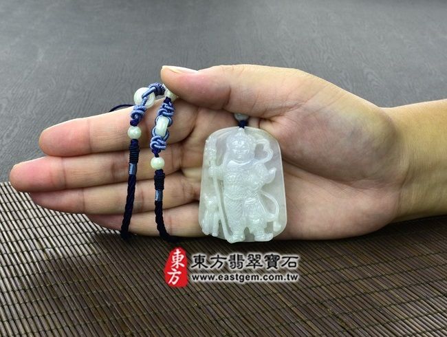 二郎神  實際大小示意照片翡翠二郎神項鍊玉珮（二郎真君：二郎神牌A貨翡翠二郎神玉珮、緬甸玉二郎神玉墜）。糯種二郎神，KN015。客製化訂做各種翡翠二郎神吊墜玉珮項鍊。★附A貨翡翠雙證書