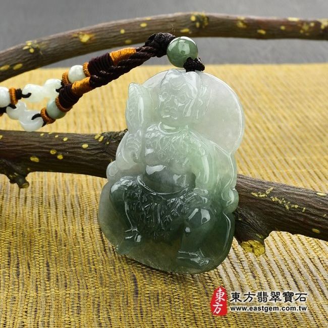 神農大帝  右側照片 翡翠神農大帝項鍊玉珮（神農大帝：神農大帝牌A貨翡翠神農大帝玉珮、緬甸玉神農大帝玉墜）。糯種油青神農大帝，KN002。客製化訂做各種翡翠神農大帝吊墜玉珮項鍊。★附A貨翡翠雙證書  