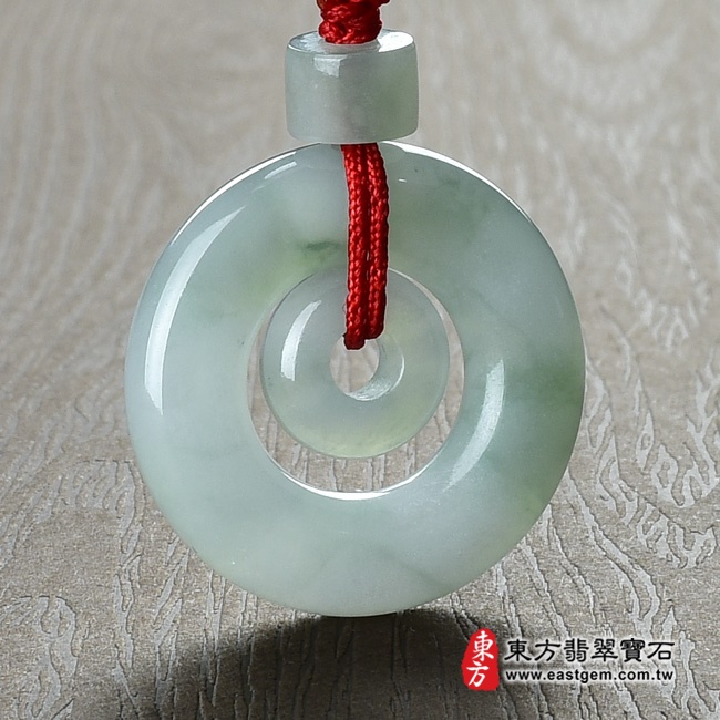 平安扣 左側照片 （已出售勿下標，可訂做）翡翠同心圓平安扣項鍊玉珮（平安富貴：平安扣牌A貨翡翠平安扣玉珮、緬甸玉平安扣玉墜）。淺綠糯種平安扣，PN171。客製化訂做各種翡翠平安扣吊墜玉珮項鍊。★附A貨翡翠雙證書