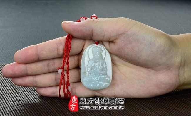 大日如來  大小示意照片 （已出售勿下標，可訂做）翡翠大日如來項鍊玉珮（大日如來：大日如來牌A貨翡翠大日如來玉珮、緬甸玉大日如來玉墜）。白色糯種大日如來，FD088。客製化訂做各種翡翠大日如來吊墜玉珮項鍊。★附A貨翡翠雙證書  