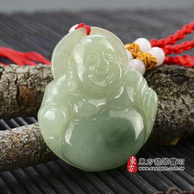 彌勒佛  左側照片 （已出售勿下標，可訂做）翡翠彌勒佛項鍊玉珮（彌勒佛：彌勒佛牌A貨翡翠彌勒佛玉珮、緬甸玉彌勒佛玉墜）。糯種彌勒佛，ML011。客製化訂做各種翡翠彌勒佛吊墜玉珮項鍊。★附A貨翡翠雙證書 