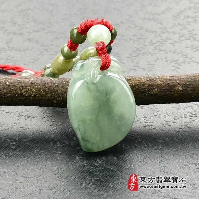 福瓜 背面照片 （已出售勿下標，可訂做）翡翠福瓜項鍊玉珮（福運連綿：福瓜牌A貨翡翠福瓜玉珮、緬甸玉福瓜玉墜）。油青糯種飄綠花福瓜FW036。客製化訂做各種翡翠福瓜吊墜玉珮項鍊。★附A貨翡翠雙證書 