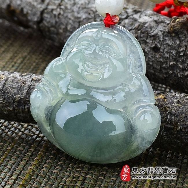 彌勒佛  右側照片 （已售出勿下標，可訂做）翡翠彌勒佛項鍊玉珮（彌勒佛：彌勒佛牌A貨翡翠彌勒佛玉珮、緬甸玉彌勒佛玉墜）。淡綠細糯種彌勒佛，ML057。客製化訂做各種翡翠彌勒佛吊墜玉珮項鍊。★附A貨翡翠雙證書 