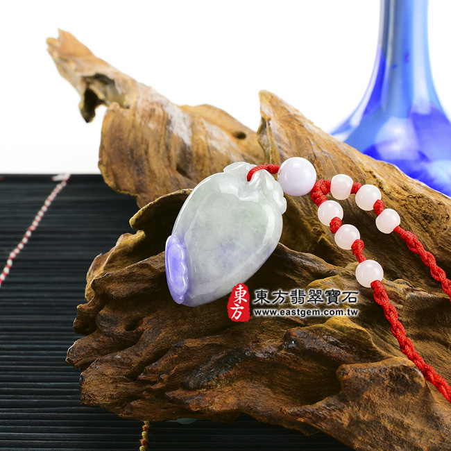 福瓜 情境照片 （已出售勿下標，可訂做）翡翠福瓜玉珮（福運連綿：福瓜牌A貨翡翠福瓜玉珮、緬甸玉福瓜玉墜）。紫羅蘭春帶彩福瓜FW022。客製化訂做各種翡翠福瓜吊墜玉珮項鍊。★附A貨翡翠雙證書