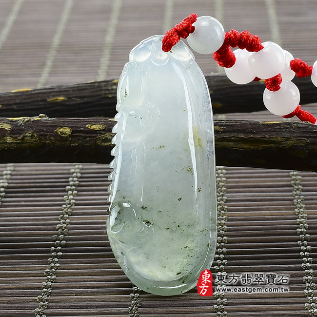 福瓜 背面照片 翡翠福瓜玉珮（廣納財福：福瓜牌A貨翡翠福瓜玉珮、緬甸玉福瓜玉墜）。糯冰種福瓜FW025。客製化訂做各種翡翠福瓜吊墜玉珮項鍊。★附A貨翡翠雙證書