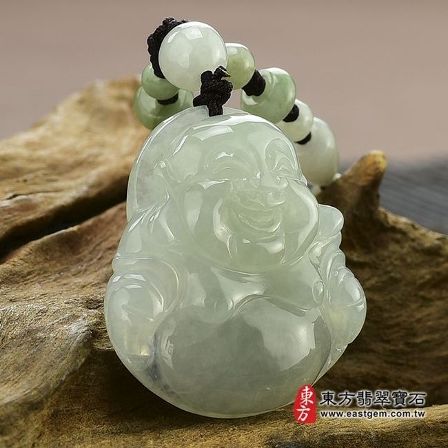 彌勒佛  左側照片 （已售出勿下標，可訂做）翡翠彌勒佛項鍊玉珮（彌勒佛：彌勒佛牌A貨翡翠彌勒佛玉珮、緬甸玉彌勒佛玉墜）。糯種彌勒佛，ML006。客製化訂做各種翡翠彌勒佛吊墜玉珮項鍊。★附A貨翡翠雙證書