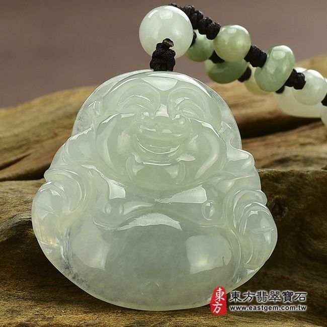 彌勒佛  右側照片 （已售出勿下標，可訂做）翡翠彌勒佛項鍊玉珮（彌勒佛：彌勒佛牌A貨翡翠彌勒佛玉珮、緬甸玉彌勒佛玉墜）。糯種彌勒佛，ML006。客製化訂做各種翡翠彌勒佛吊墜玉珮項鍊。★附A貨翡翠雙證書