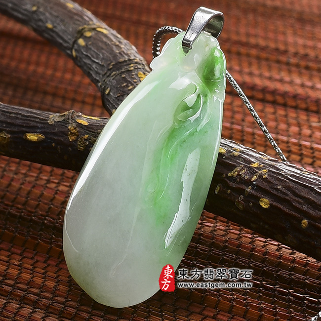 福瓜 右側照片 （已出售勿下標，可訂做）翡翠福瓜玉珮（福運連綿：福瓜牌A貨翡翠福瓜玉珮、緬甸玉福瓜玉墜）。豆種飄綠花福瓜FW061。客製化訂做各種翡翠福瓜吊墜玉珮項鍊。★附A貨翡翠雙證書