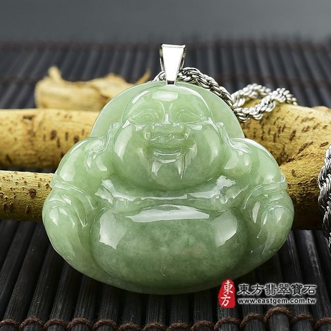 彌勒佛  正面照片  （已售出勿下標，可訂做）翡翠彌勒佛項鍊玉珮（彌勒佛：彌勒佛牌A貨翡翠彌勒佛玉珮、緬甸玉彌勒佛玉墜）。油青種彌勒佛，ML010。客製化訂做各種翡翠彌勒佛吊墜玉珮項鍊。★附A貨翡翠雙證書