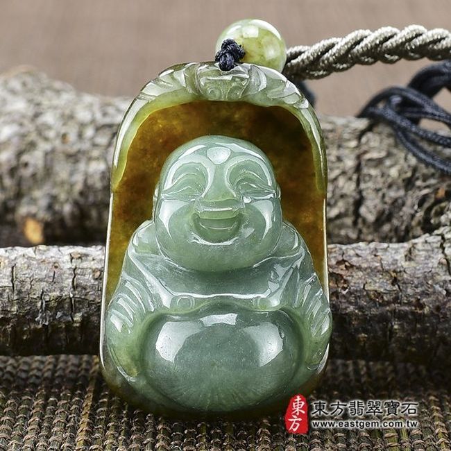 彌勒佛  正面照片  翡翠彌勒佛項鍊玉珮（彌勒佛：彌勒佛牌A貨翡翠彌勒佛玉珮、緬甸玉彌勒佛玉墜）。油青，帶黃翡，雕工細緻彌勒佛，ML019。客製化訂做各種翡翠彌勒佛吊墜玉珮項鍊。★附A貨翡翠雙證書