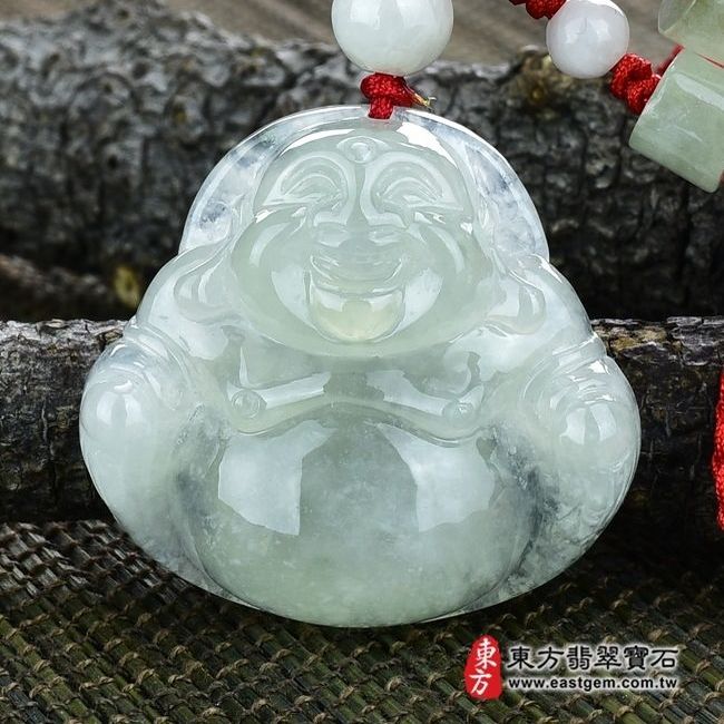 彌勒佛  正面照片  （已出售勿下標，可訂做）翡翠彌勒佛項鍊玉珮（彌勒佛：彌勒佛牌A貨翡翠彌勒佛玉珮、緬甸玉彌勒佛玉墜）。淡綠細糯種，微冰種彌勒佛，ML058。客製化訂做各種翡翠彌勒佛吊墜玉珮項鍊。★附A貨翡翠雙證書