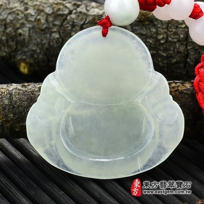 彌勒佛  背後照片（已售出勿下標，可訂做）翡翠彌勒佛項鍊玉珮（彌勒佛：彌勒佛牌A貨翡翠彌勒佛玉珮、緬甸玉彌勒佛玉墜）。淡綠細糯種彌勒佛，ML069。客製化訂做各種翡翠彌勒佛吊墜玉珮項鍊。★附A貨翡翠雙證書
